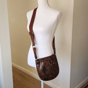 Time and Tru Women’s Bentley Crossbody  Bag Snake Skin Print